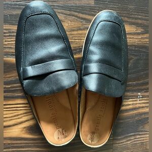 Gentle souls by Kenneth Cole mule / loafer in black